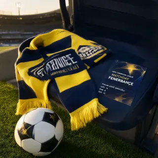 Fenerbahçe atkısı bileti ve top altın saatte stadyumda
